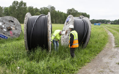 Linjemontage utför kabelförläggning i Hallsberg